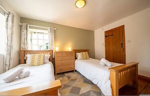 Host Stay Robin s Nest