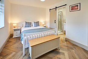 Host Stay Middle Cottage