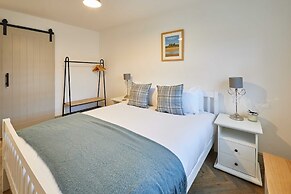 Host Stay Middle Cottage