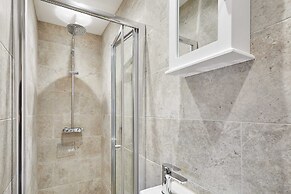 Host Stay Middle Cottage