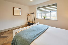 Host Stay Middle Cottage