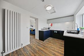 Host Stay The Staffordshire Knot