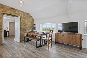 Host Stay The Staffordshire Knot