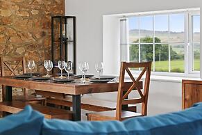 Host Stay The Staffordshire Knot