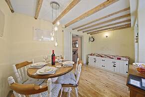 Host Stay Elsie s Escape