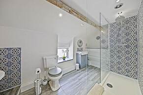 Host Stay Elsie s Escape