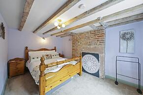 Host Stay Elsie s Escape