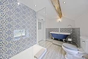 Host Stay Elsie s Escape