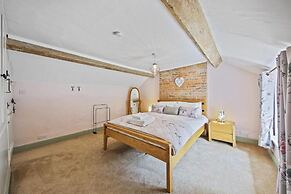 Host Stay Elsie s Escape