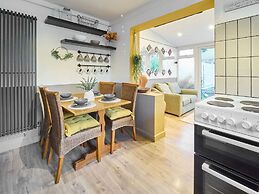Host Stay Cedar Cottage