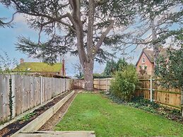 Host Stay Cedar Cottage