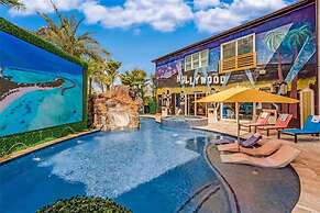 Ultimate Hollywood Themed Mansion for Big Groups