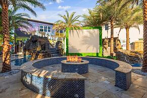 Ultimate Hollywood Themed Mansion for Big Groups