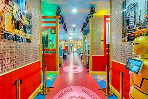 Ultimate Hollywood Themed Mansion for Big Groups