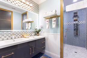 Ultimate Hollywood Themed Mansion for Big Groups