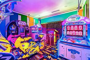 Ultimate Hollywood Themed Mansion for Big Groups