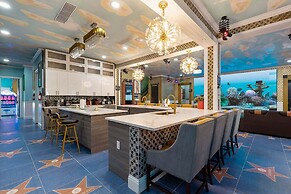 Ultimate Hollywood Themed Mansion for Big Groups