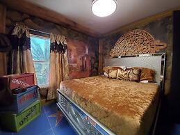 Ultimate Hollywood Themed Mansion for Big Groups