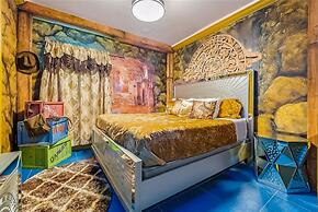 Ultimate Hollywood Themed Mansion for Big Groups