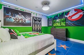 Ultimate Hollywood Themed Mansion for Big Groups