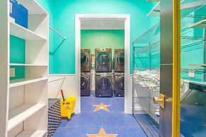 Ultimate Hollywood Themed Mansion for Big Groups