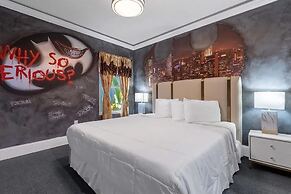 Ultimate Hollywood Themed Mansion for Big Groups