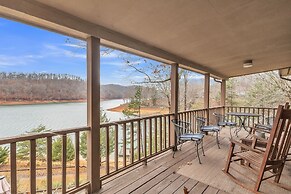 View West Lakefront Cottage 4 Bedroom Cottage