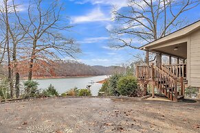 View West Lakefront Cottage 4 Bedroom Cottage
