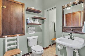 View West Lakefront Cottage 4 Bedroom Cottage