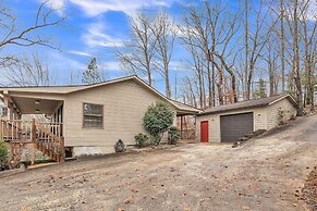 View West Lakefront Cottage 4 Bedroom Cottage
