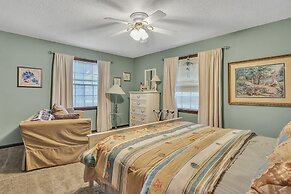 View West Lakefront Cottage 4 Bedroom Cottage