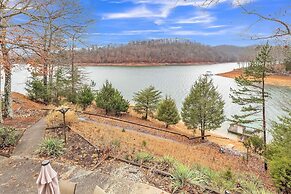 View West Lakefront Cottage 4 Bedroom Cottage