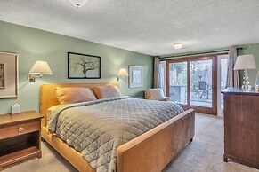 View West Lakefront Cottage 4 Bedroom Cottage