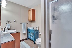 View West Lakefront Cottage 4 Bedroom Cottage