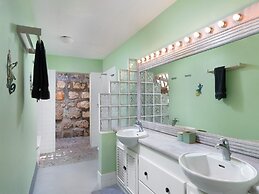 Inch By Inch 3 Bedroom Home by Bluescape