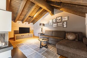 Spacious Apartment With Shared Pool