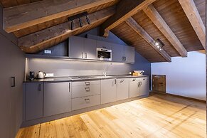 Spacious Apartment With Shared Pool