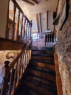 Traditional 2-bed Cottage in Dalry