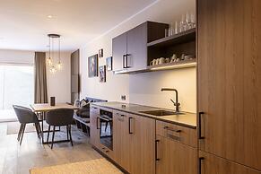 Spacious Apartment With Terrace