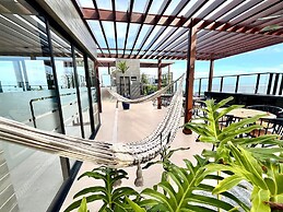 Hyde Park Terrace - by Living