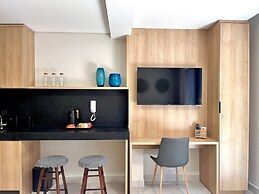 Hyde Park Terrace - by Living