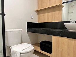 Hyde Park Terrace - by Living