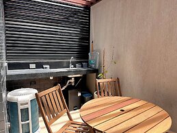 Hyde Park Terrace - by Living