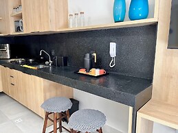 Hyde Park Terrace - by Living