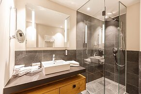 Premium Apartment With Garden