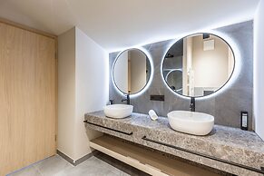 Apartment With 3 Private Terraces