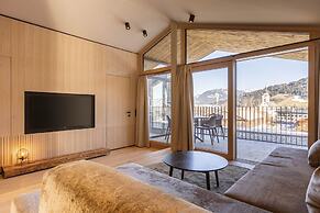 Apartment With 3 Private Terraces