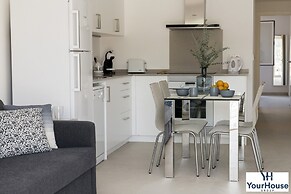 Bright Apartment Near Mountains
