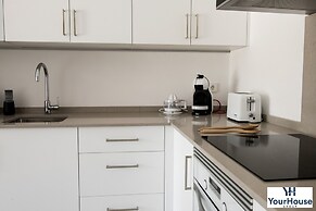 Bright Apartment Near Mountains