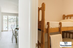 Bright Apartment Near Mountains